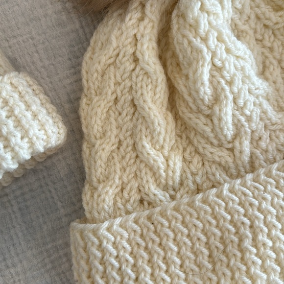 Hand-knit Mama + Me Hat Set - Picture 3 of 5